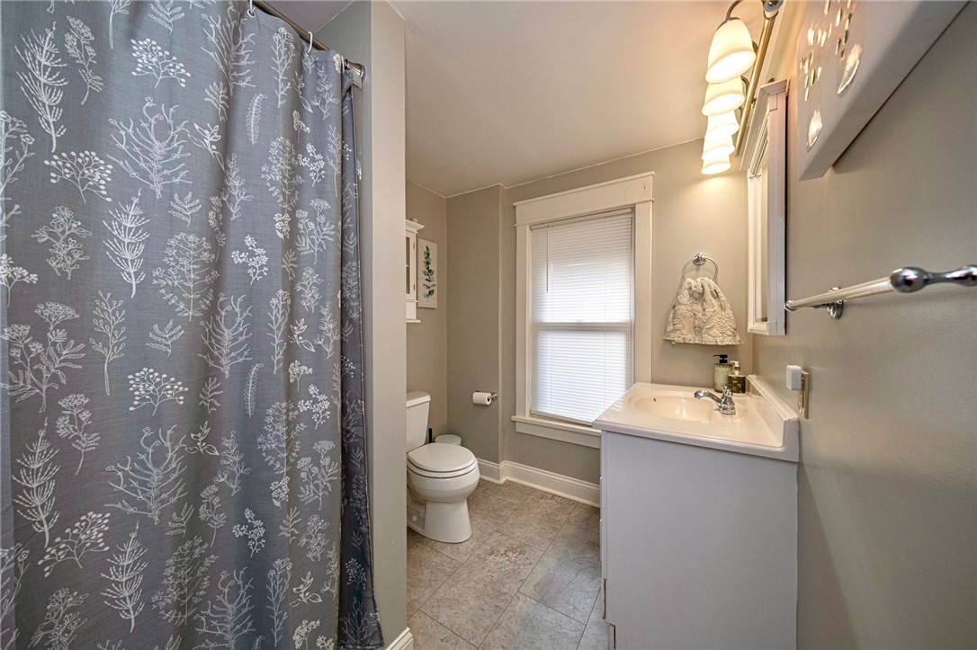 Dormont, Pennsylvania 15216, United States, 3 Bedrooms Bedrooms, ,1 BathroomBathrooms,Residential,Active,251495