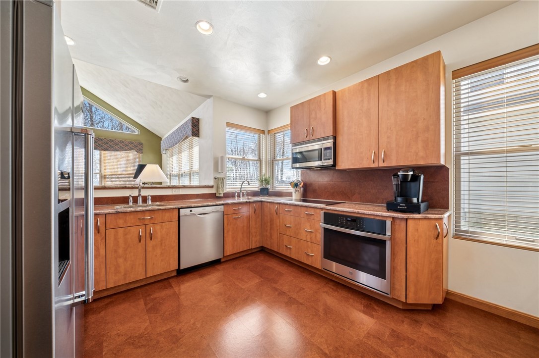 2406 South Ridge Lane Ln, Hidden Valley, Pennsylvania image 6