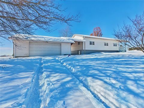 4 Malone Ridge Rd Hopewell PA 15301