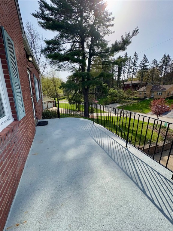 4426 East Barlind Dr Dr, Whitehall, Pennsylvania image 4
