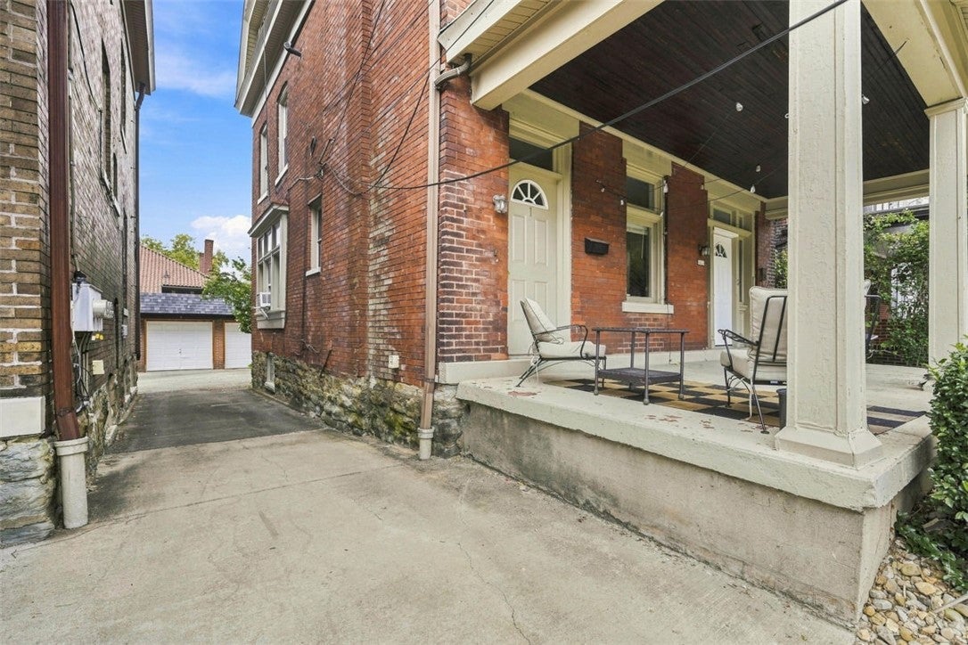 6211 Kentucky Ave