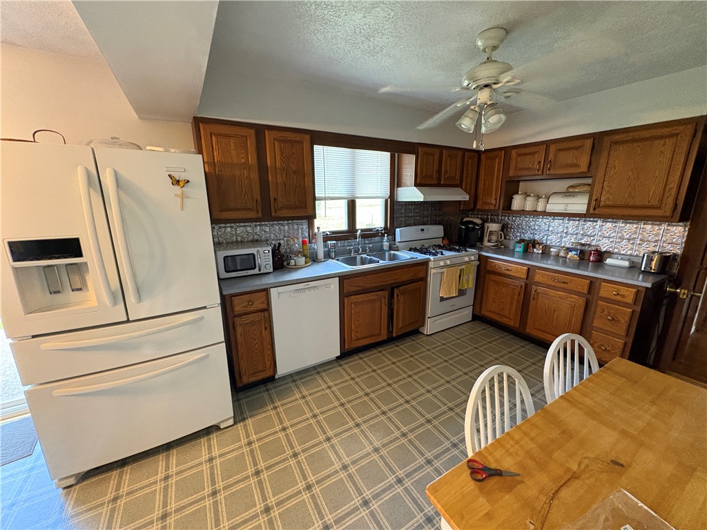 2742 No 8 Rd