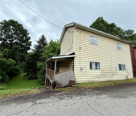 527 SUGAR LN, CLARKSVILLE, PA 15322 - Image ee469c1dcea14ae1d3b7e7e2fe14309c/1200322189