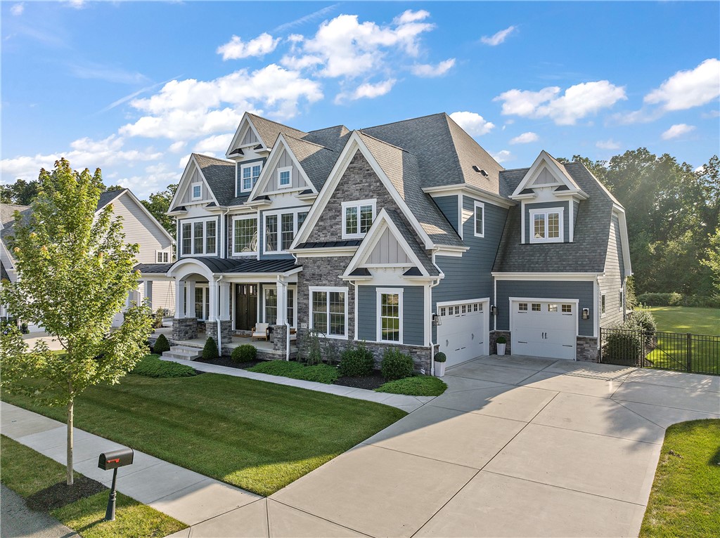 665 Chilliwack Ln