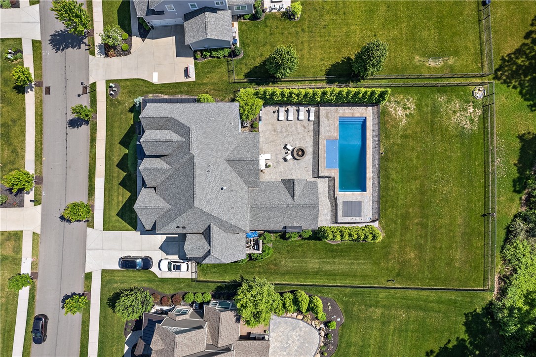 665 Chilliwack Ln