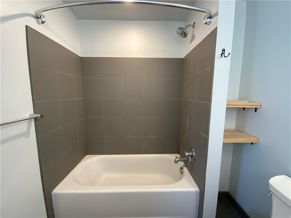 Lawrenceville, Pennsylvania 15201, United States, 1 Bedroom Bedrooms, ,1 BathroomBathrooms,Residential,Active,94633
