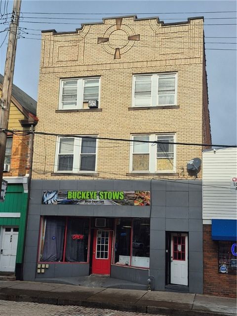 Photo of 728 Broadway Ave, Mc Kees Rocks, PA 15136 (MLS # 1737063)