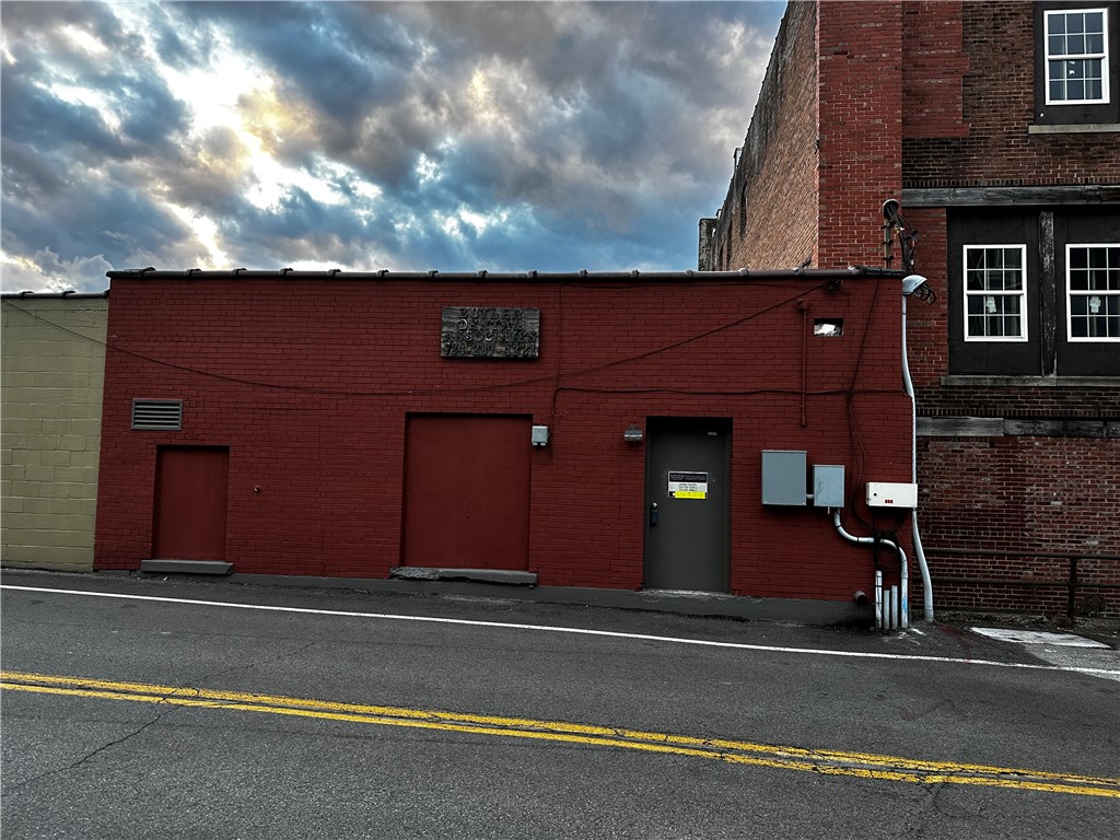 City Of But NE, Pennsylvania 16001, United States, ,3 BathroomsBathrooms,Residential,Active,2833