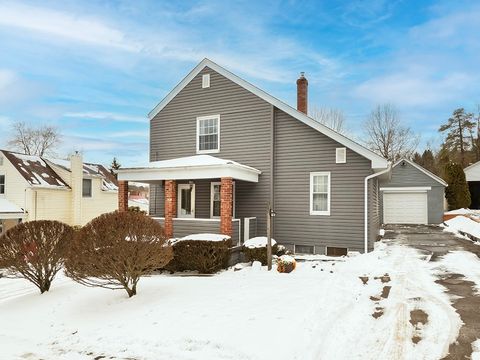 Photo of 127 Lily St, Apollo, PA 15613 (MLS # 1736979)