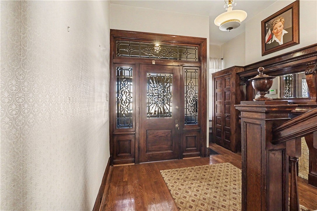 1037 Chartiers Ave