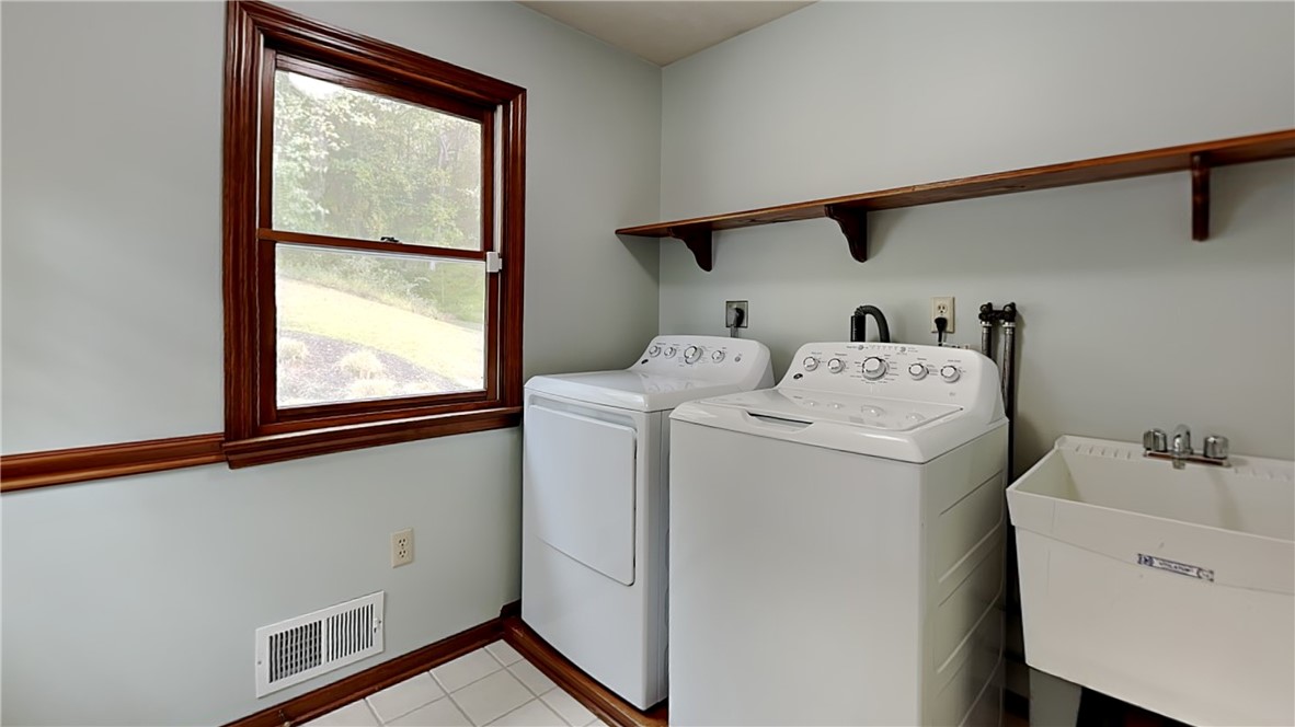 Murrysville, Pennsylvania 15668, United States, 3 Bedrooms Bedrooms, ,2 BathroomsBathrooms,Residential,Active,215895