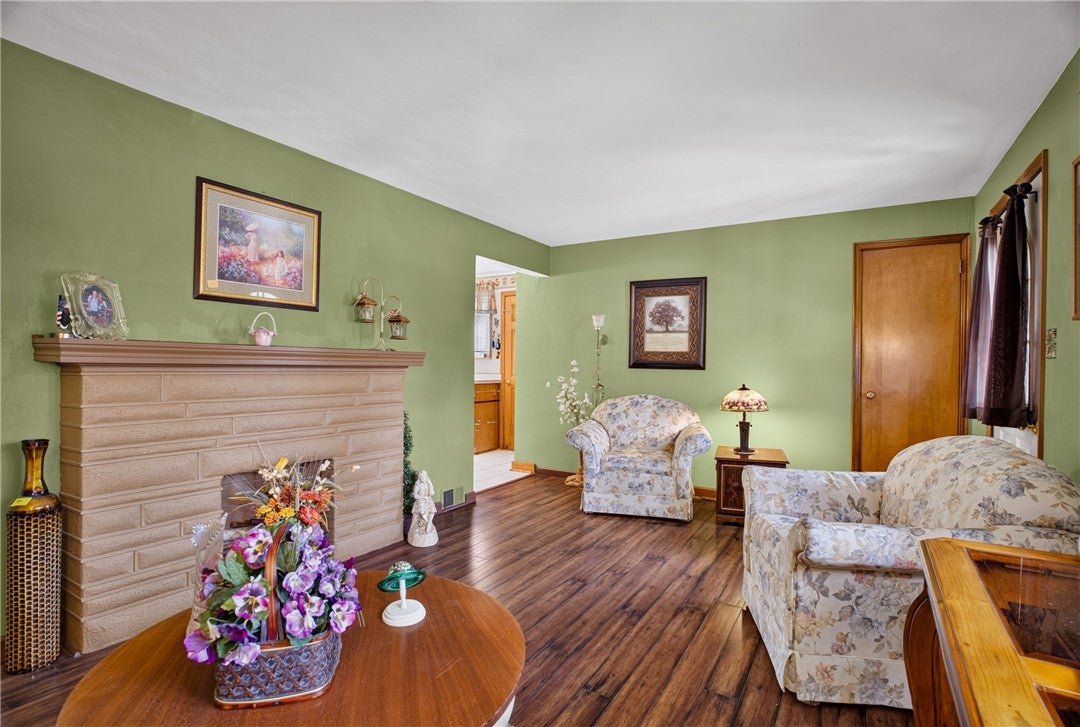 5237 Gardenville Rd