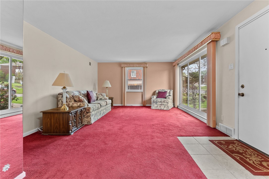 1118 Mcknight Dr, Bethel Park, Pennsylvania image 4
