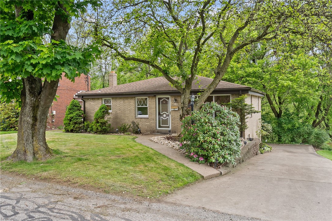 1118 Mcknight Dr, Bethel Park, Pennsylvania image 1