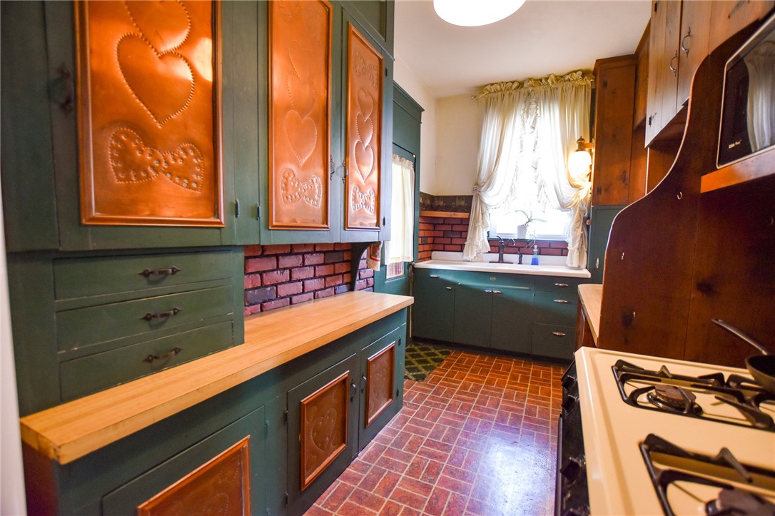 City Of But NW, Pennsylvania 16001, United States, 3 Bedrooms Bedrooms, ,2 BathroomsBathrooms,Residential,Contingent,43398