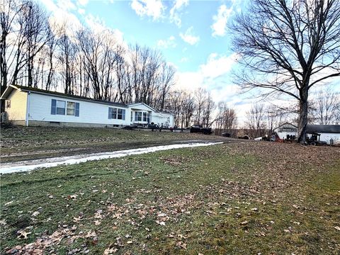 421 E Twin Ln Clay Twp PA 16057