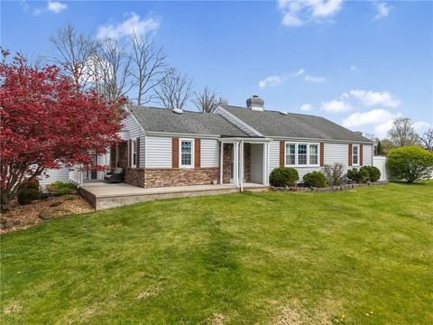 Photo of 133 Elm Dr, Trafford, PA 15085 (MLS # 1749373)