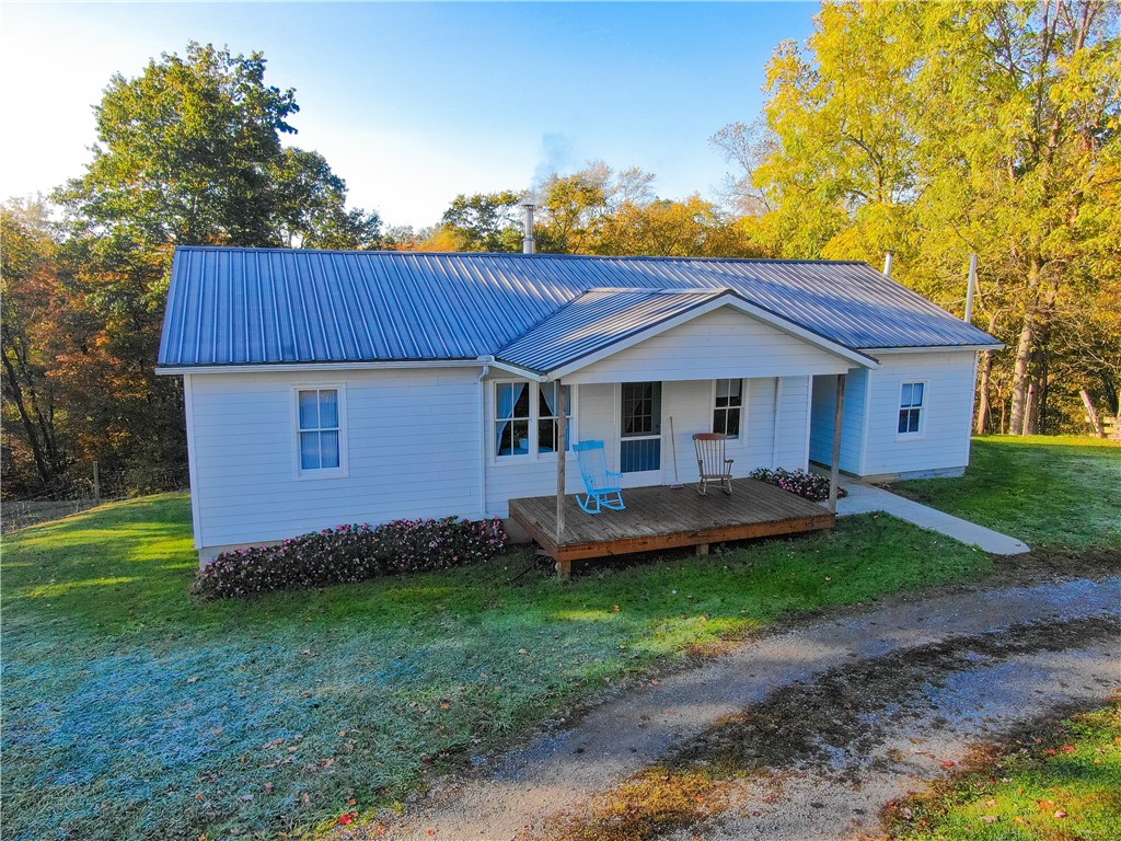 1689 Skyhill Rd, Mahoning Twp - LAW, Kentucky image 2