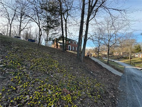 Photo of 181 E Highland Dr, McMurray, PA 15317 (MLS # 1743796)