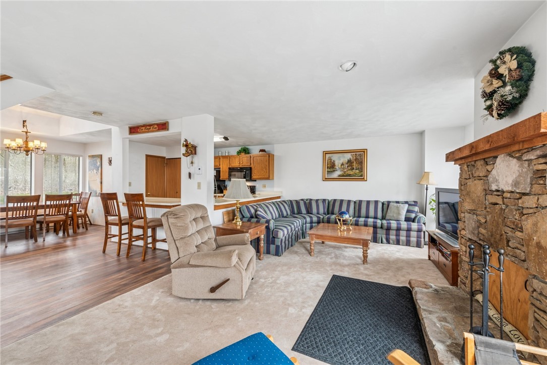 1836 Eagles Ridge Terrace, Hidden Valley, Pennsylvania image 3