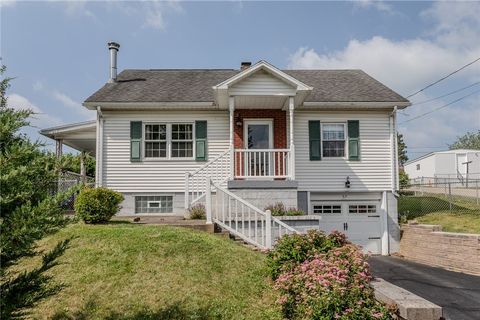 Photo of 57 8th St, Uniontown, PA 15401 (MLS # 1763369)