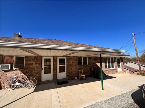 Photo of 2695 W Chestnut St #2, Washington, PA 15301 (MLS # 1727600)