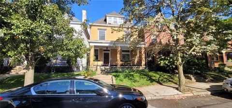 Photo of 5915 Alder St #2, Pittsburgh, PA 15232 (MLS # 1751854)