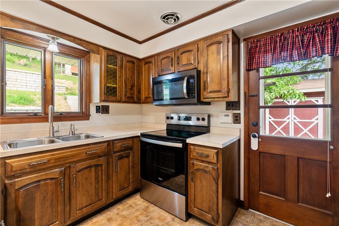 604 Clawson Ave Ave, Youngwood, Pennsylvania image 13