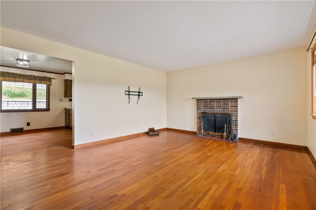 604 Clawson Ave Ave, Youngwood, Pennsylvania image 4