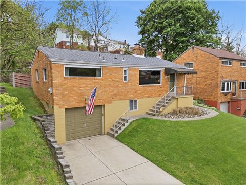 Photo of 227 Minooka St, Pittsburgh, PA 15210 (MLS # 1751218)