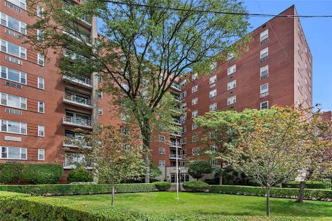 Photo for 4601 Fifth Avenue Apt 121