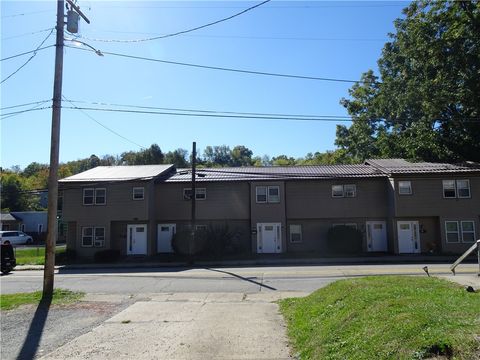 Photo of 630 Mount Pleasant Rd St, Greensburg, PA 15601 (MLS # 1725047)
