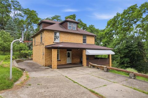 Photo of 1715 Crosby Ave, Pittsburgh, PA 15216 (MLS # 1760749)