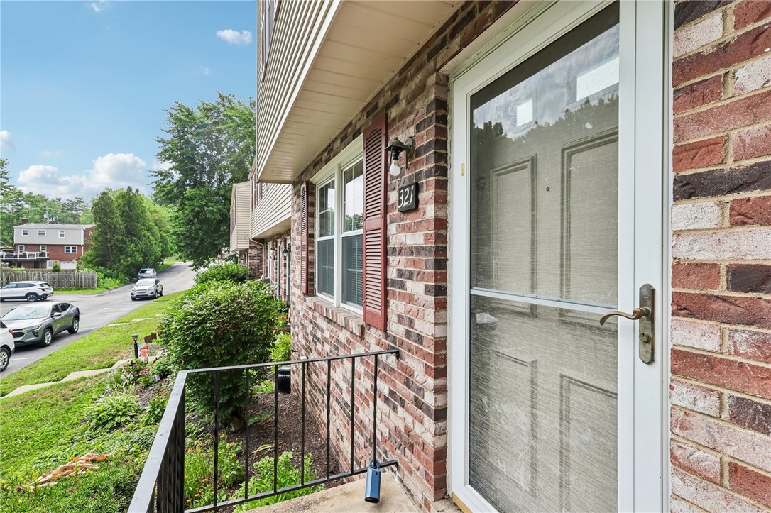 321 Laporte Ct
