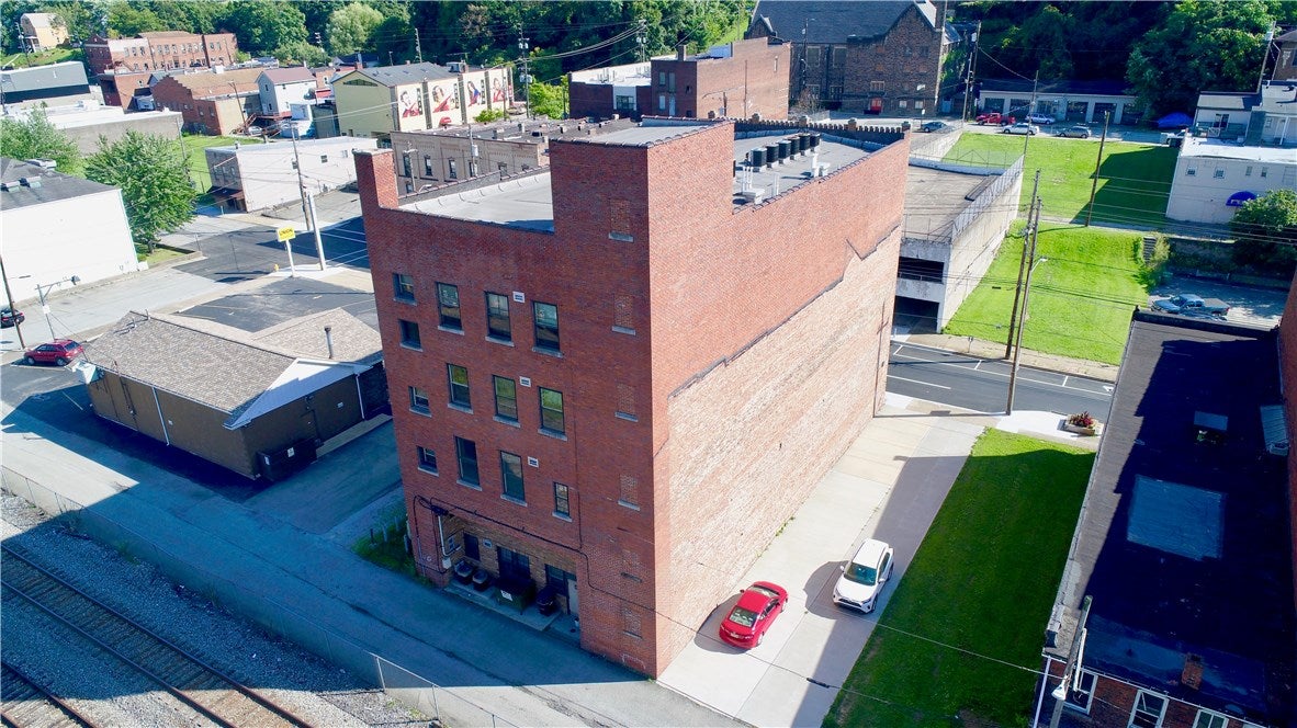 435 Donner Ave