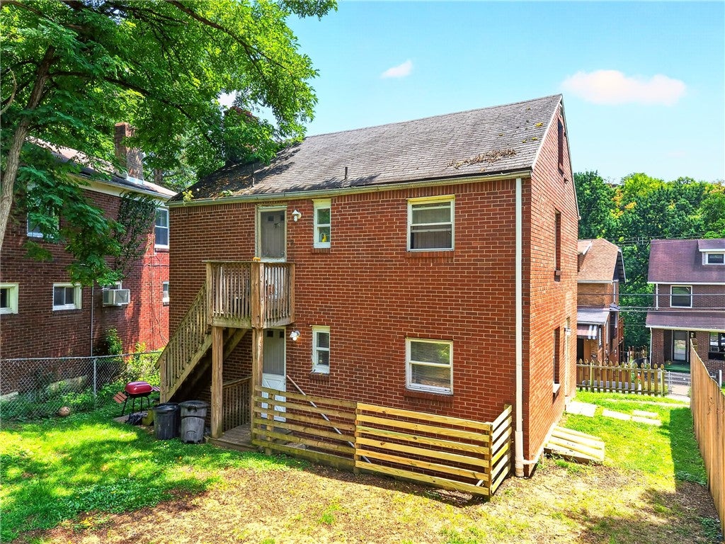 1629 Laketon Rd