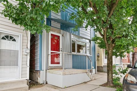 Homes For Sale - 5160 Carnegie St<br/> Lawrenceville, PA 15201