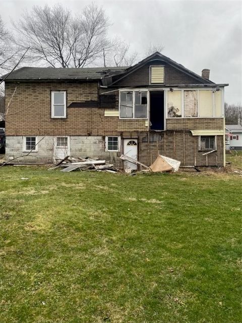 247 Main St  PA 16022