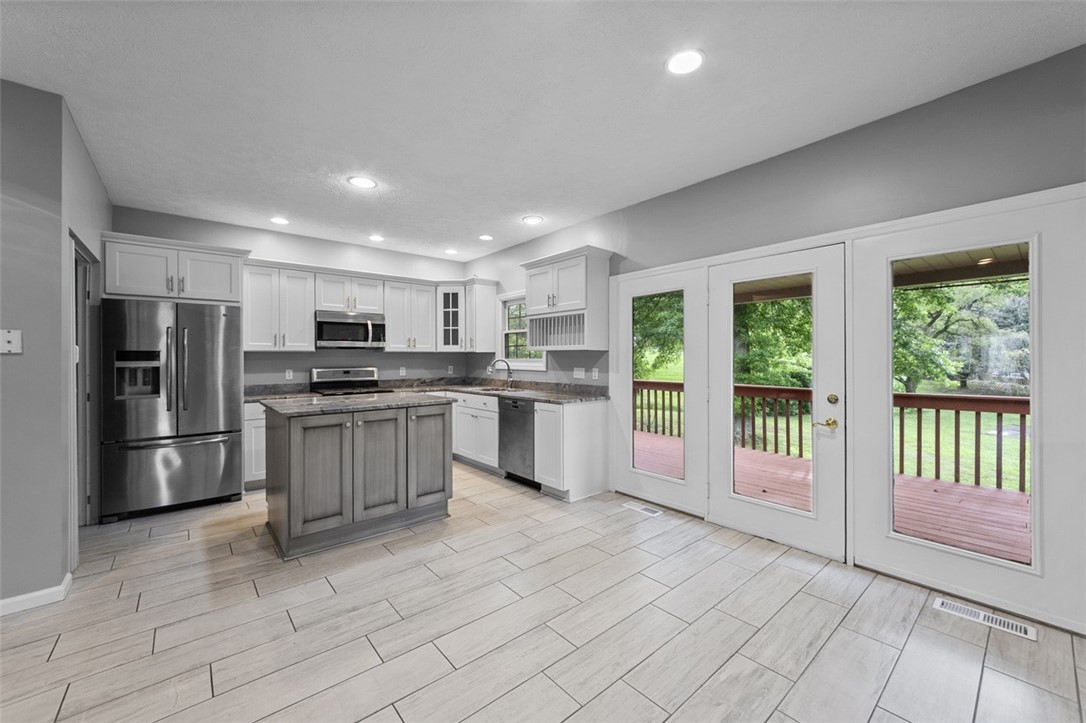 Penn Twp, Pennsylvania 15642, United States, 4 Bedrooms Bedrooms, ,4 BathroomsBathrooms,Residential,Active,177929