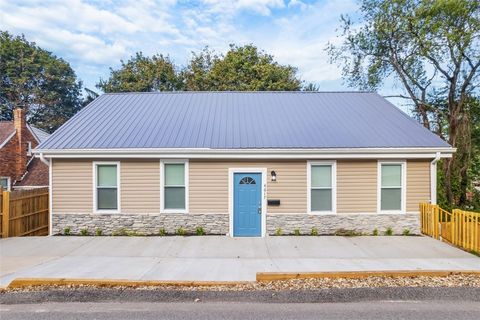 Photo of 4617 Mount Troy Road Ext, Pittsburgh, PA 15214 (MLS # 1735738)