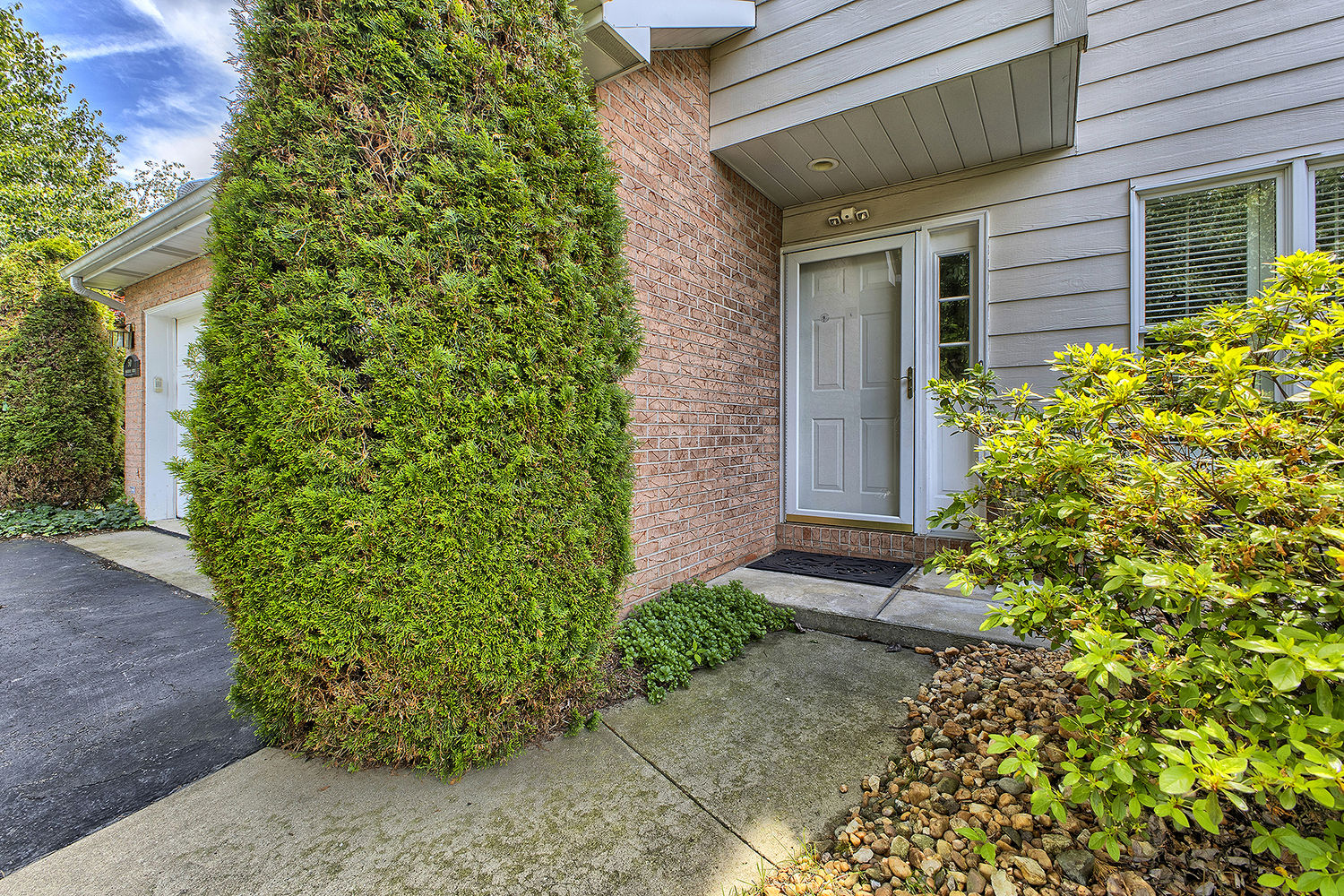 50 Lakeridge Drive