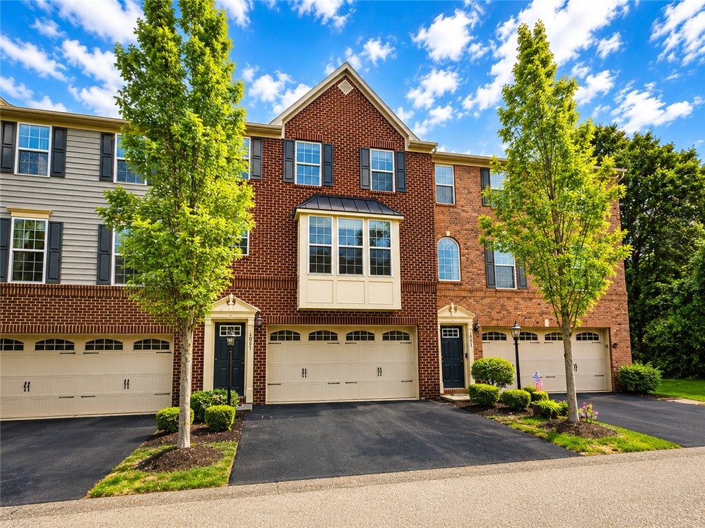 1502 Pointe View Dr