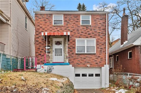 Photo of 2520 Starkamp St, Pittsburgh, PA 15226 (MLS # 1733090)