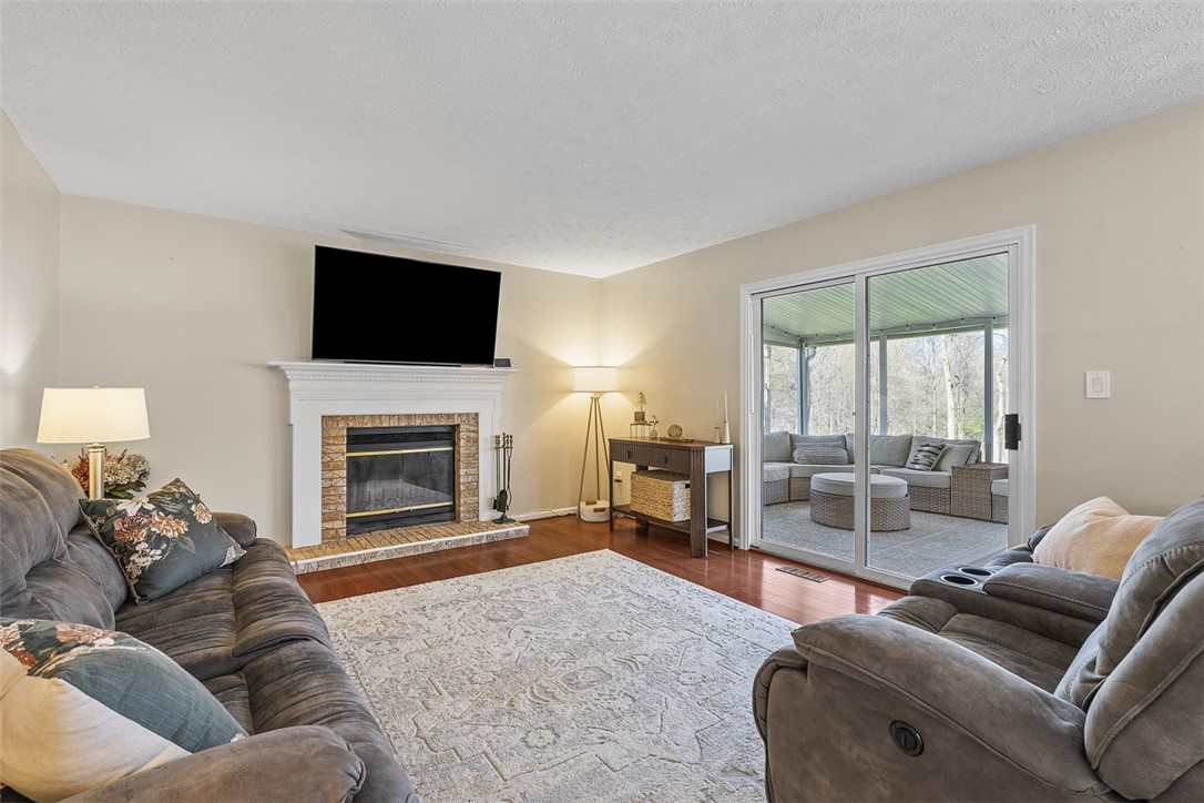 158 Edgemeade Dr Dr, Monroeville, Pennsylvania image 7