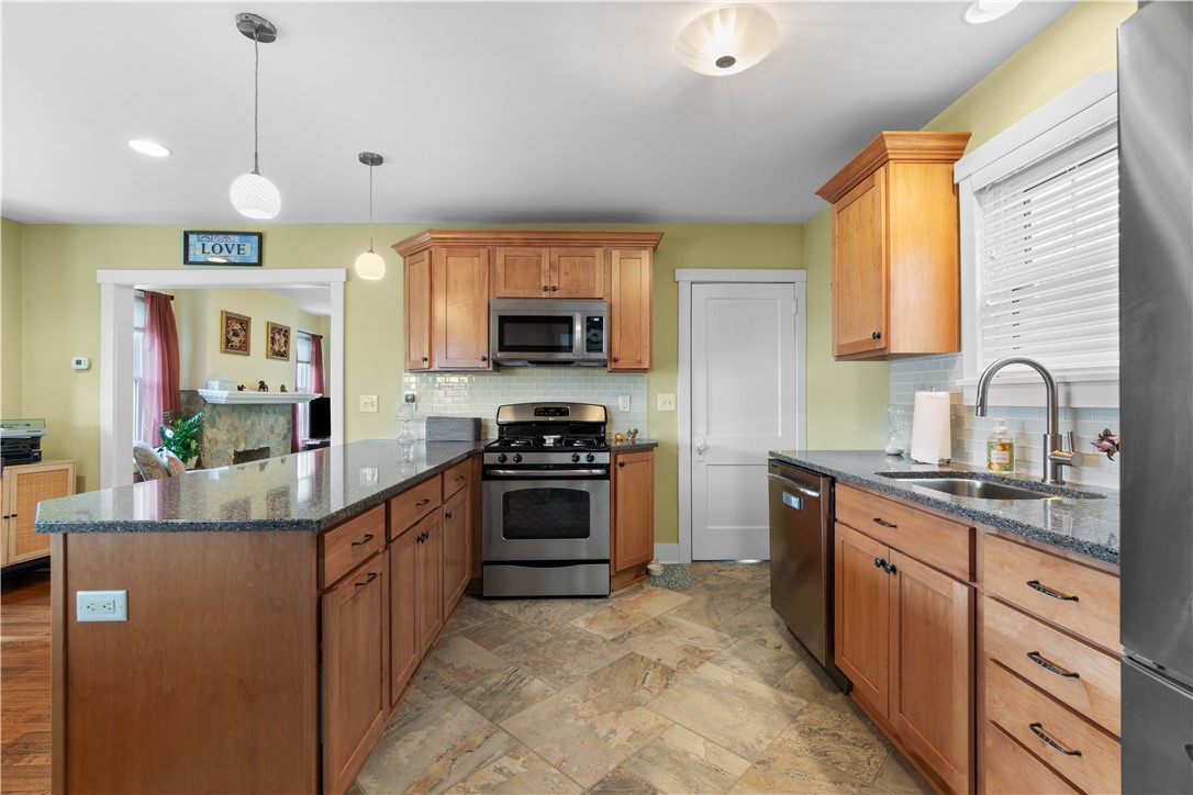 376 College Avenue Ave, Oakmont, Pennsylvania image 8