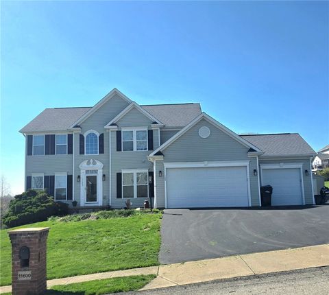 Photo of 11600 Beacon Dr, Irwin, PA 15642 (MLS # 1747237)