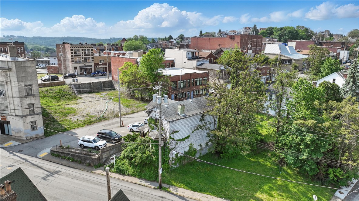 112 Bausman St
