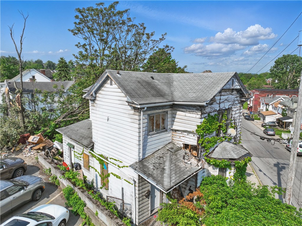 112 Bausman St