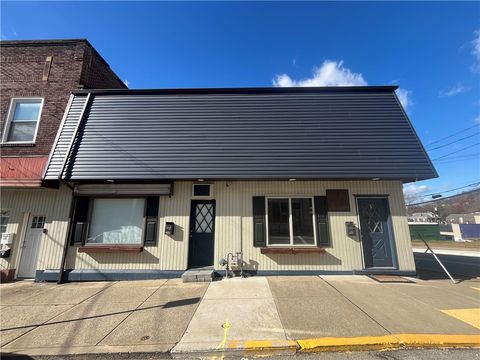 Photo of 437 Cavitt Ave, Trafford, PA 15085 (MLS # 1732615)