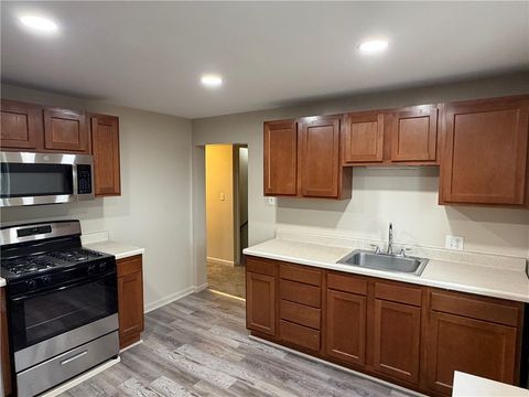 Photo of 1706 Rhine St, Pittsburgh, PA 15212 (MLS # 1740740)